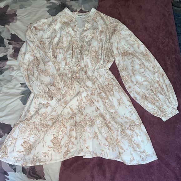 White button front long sleeve printed dress - Picture 5 of 8